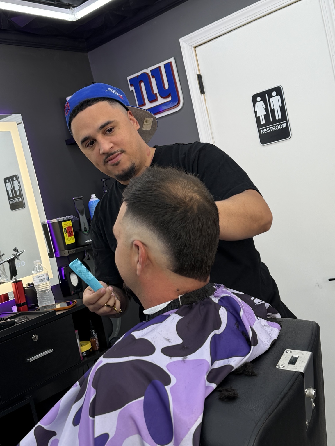 The Blend Lab barber at work